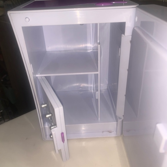 Bratz Secret Stylin’ Safe - Picture 4 of 5